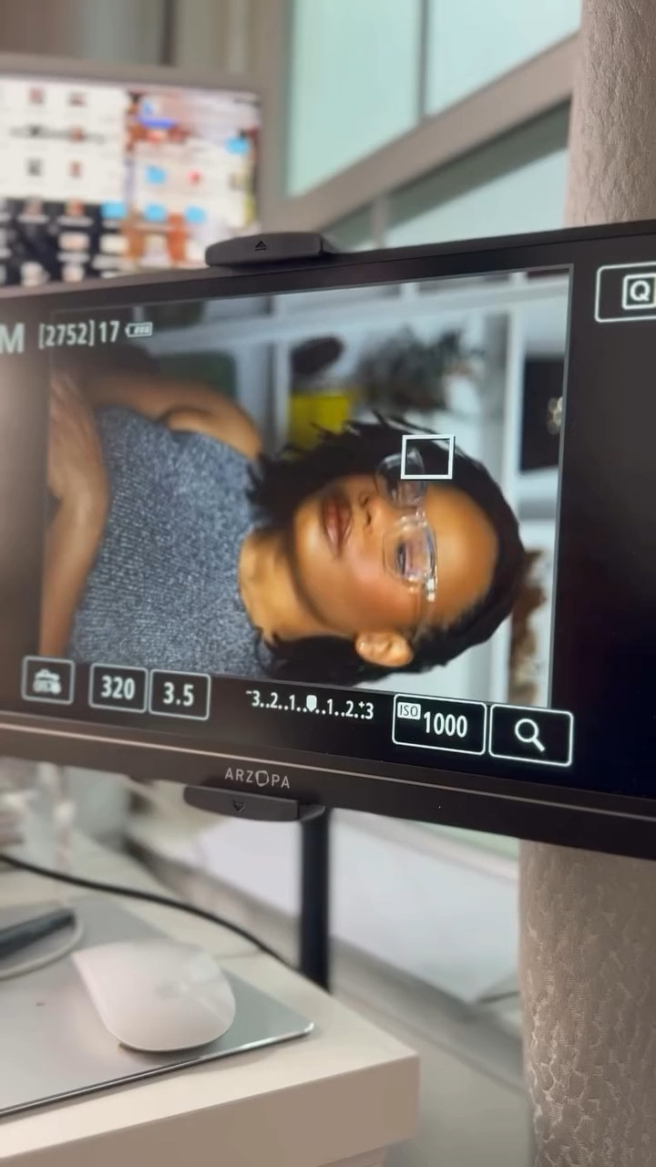 Just a girl, taking her own photos at home. 

The birthday gift, I never shared. 

Budget friendly and perfect for any content creator & if you can’t tell, I’m enjoying my new 👓. 

#creatortips #contentcreator #raleighnc #creatormusthaves #contentshoot #creatorlife #lifeofacreative #creativeprocess #contentcreatortips #creatortools #contentcreatortools #contentshoot #contentcreation #creatorlife #organicgrowth #contenttools #creativegear #creativeprocess #shootsetup #contentcreationtips #empowercreators #contentstrategy #contentstrategist #creativeequipment #contentessentials #videocontent