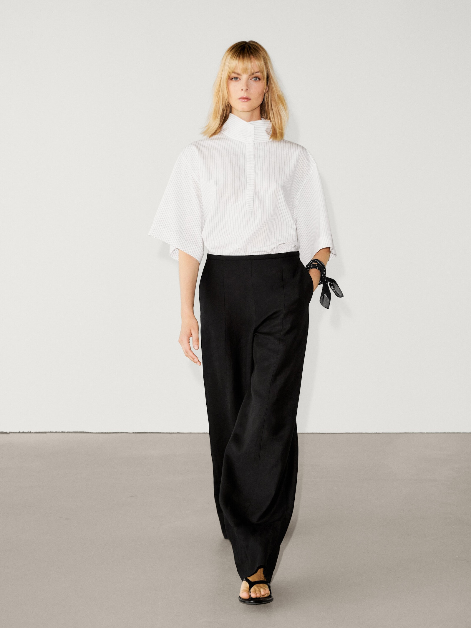 Black wide-leg trousers | Massimo Dutti US