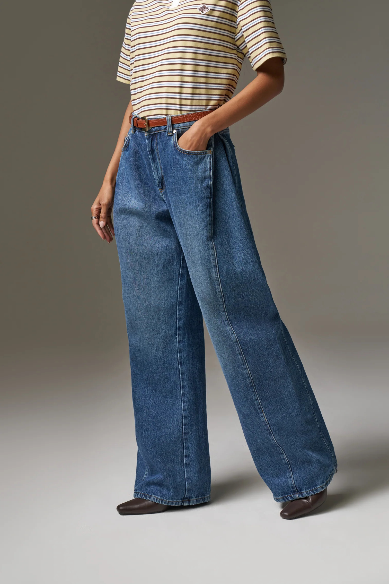 ADJUSTABLE PLEAT DETAIL WIDE LEG JEANS - VINTAGE BLUE WASH | The Couture Club