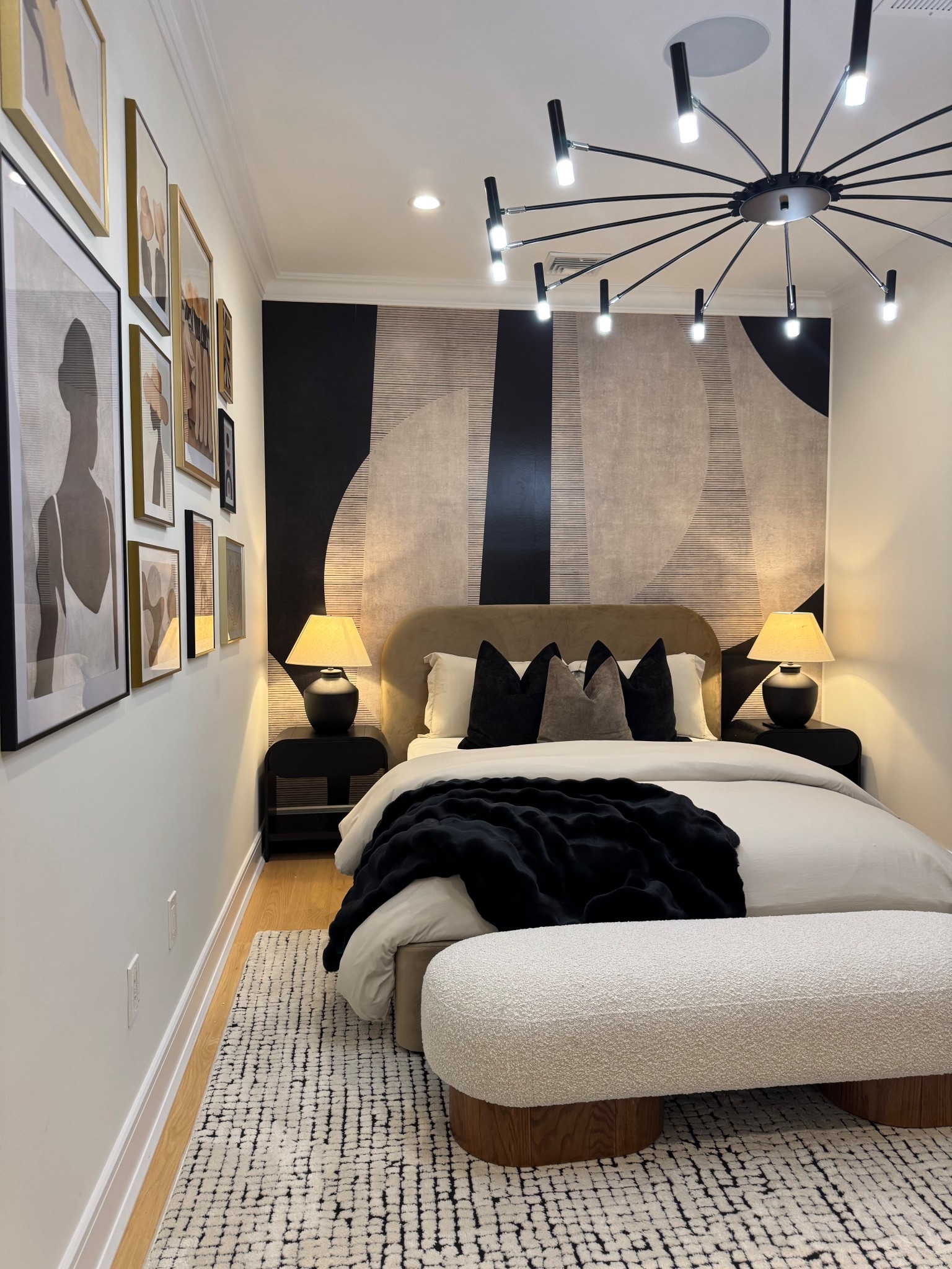 This 5 Star Guestroom  is the perfect Bedroom Inspiration if you are looking for a Bold, Chic Luxurious look. @wayfair

#wayfair #wayfairpartner #ad