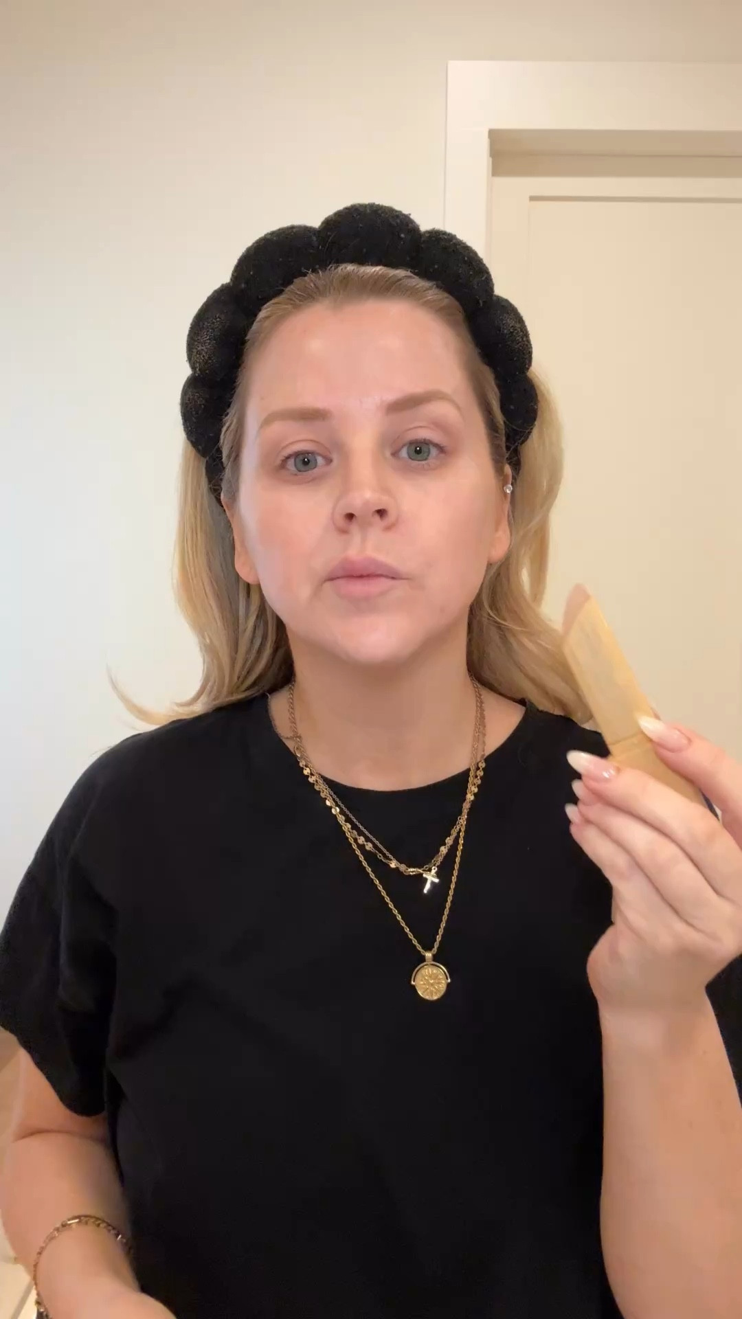 My everyday makeup routine💫


#easymakeup #makeup #routine #simplemakeup #drugstoremakeup Easy makeup routine, simple makeup routine, drugstore makeup, Sephora makeup, Target makeup, Amazon makeup

#LTKBeauty #LTKgrwm #LTKOver40