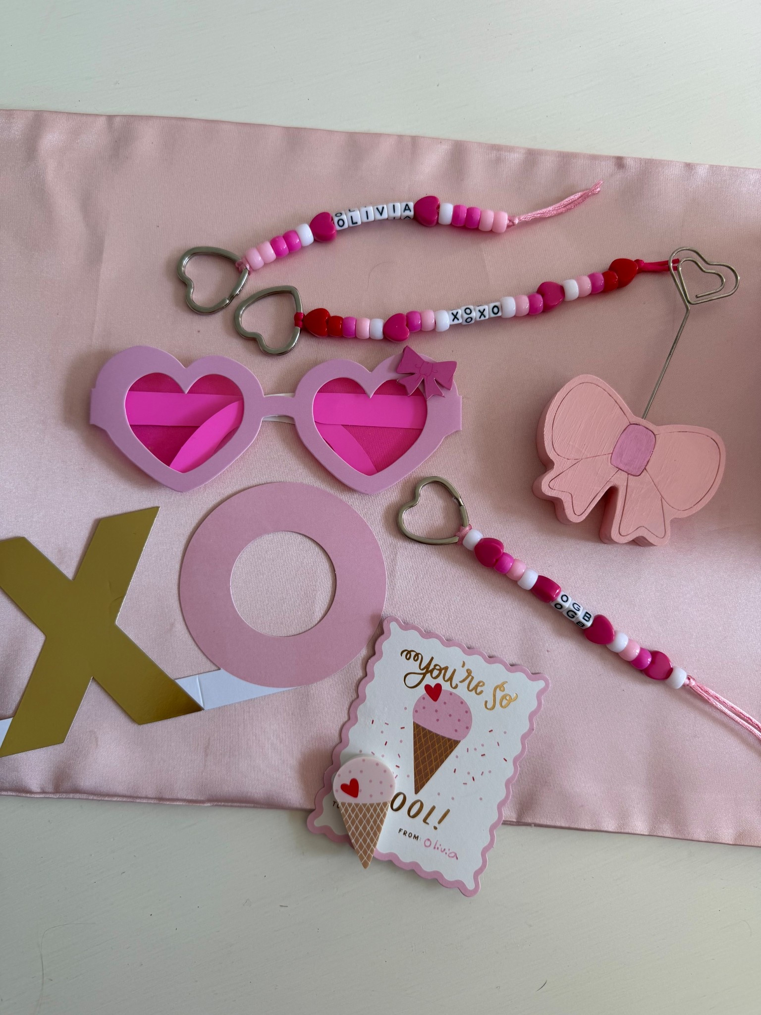 Some sweetness from our annual galentines day party! The keychain and photo stands were such a hit! We took Polaroids of the girls at the party to place on the stand! 💕

Valentine’s Day activity, Valentine’s Day craft, Valentine’s Day gift, galentine, easy activity, easy craft, easy party idea 

#LTKValentine #LTKmomlife #LTKKids