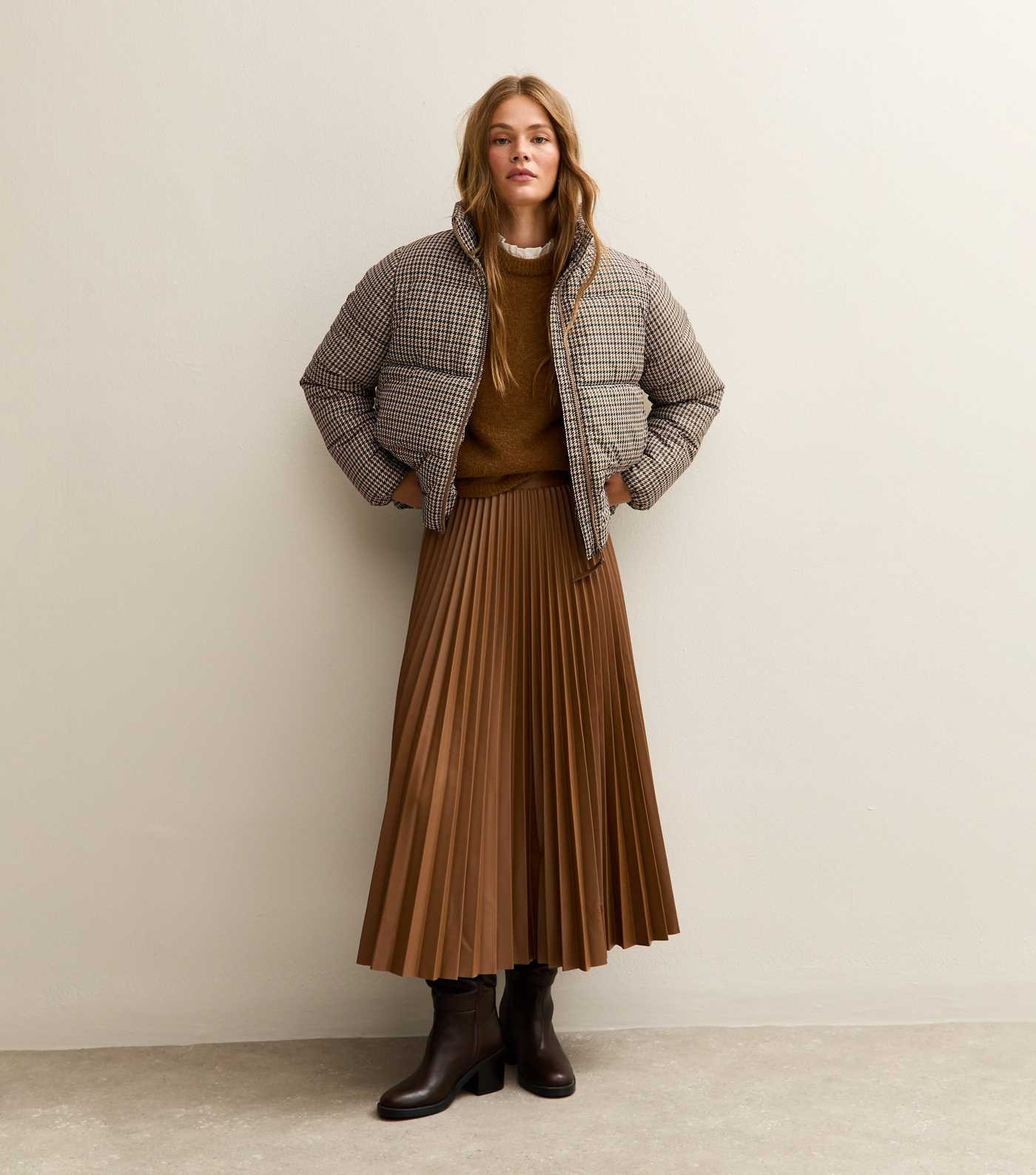 Brown Houndstooth Check Pattern Cropped Puffer Jacket | New Look | New Look (UK)