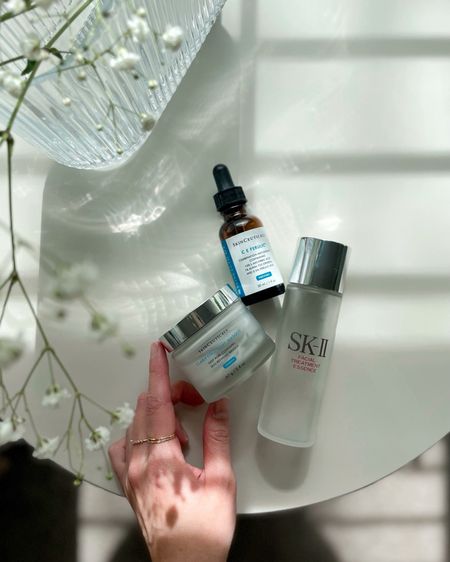 {#beautytalk} my latest #skincareempties! while i change up my skincare routine with the seasons, i also mix things in the rotation but these… these are staples and have been for years!

🧴 @skinceuticals clarifying clay masque — i do this mask once a week and the clay pulls out all the impurities 😁

🧴 @skinceuticals CE ferulic — vitamin c is your friend if you’re in your 30s! helps with wrinkles, brightens, and tones the skin 💯 i use 3 drops a day in the AM so this bottle lasts a long time for me! 

🧴 @SKII facial treatment essence — i use this twice a day, AM and PM after the facial treatment lotion (toner). i love it and purchased the costco sized version to save $ 🤗

i also linked some budget friendly alternatives too! // shop this post via #linkinbio ✌️ {03.13.23} 

beauty, skincare, skincare empties, skincare routine, skincare addict, clay mask, vitamin c serum, skinceuticals, SK-II

#LTKbeauty