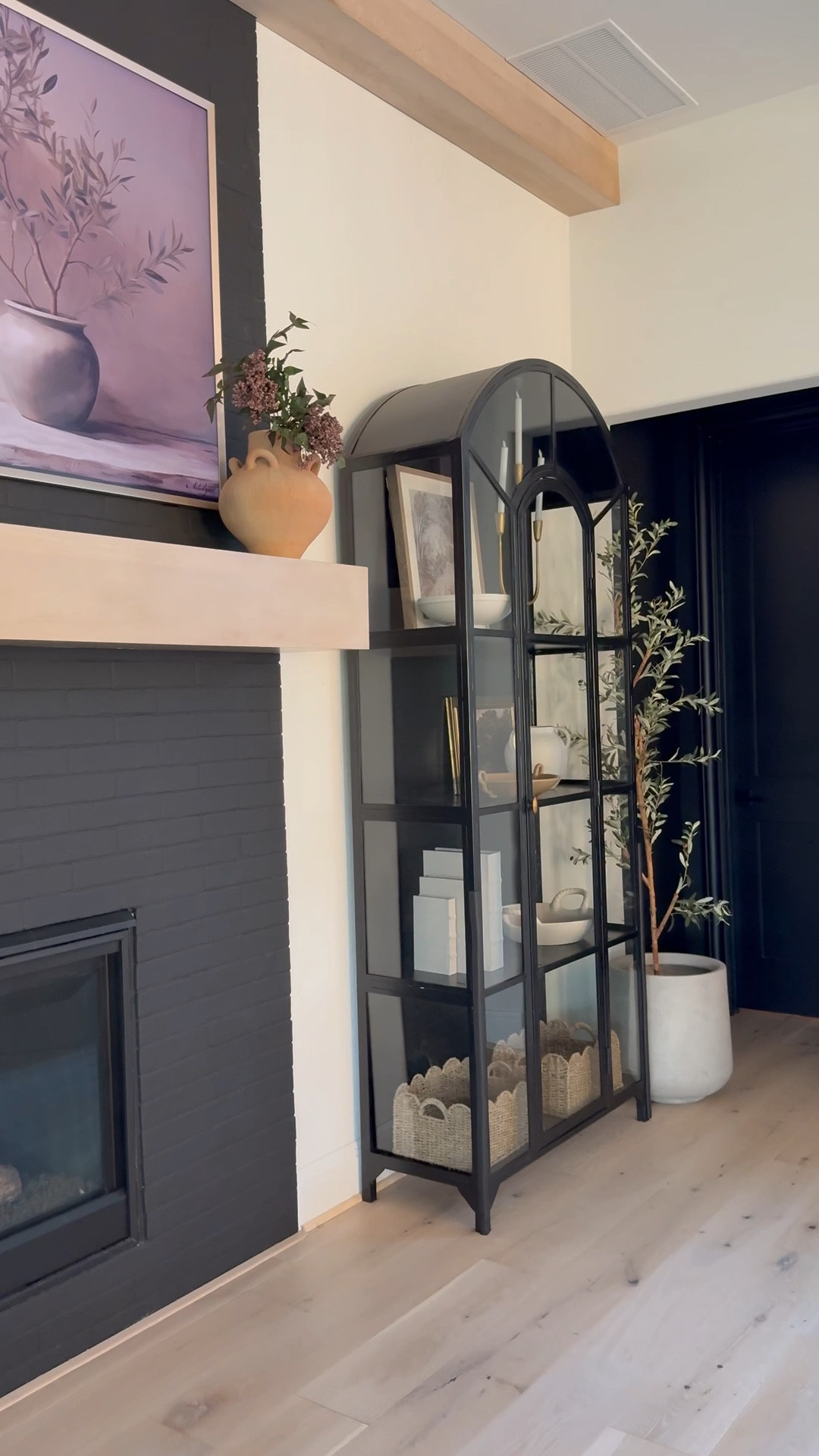 🌿 These viral stems are finally back in stock after always selling out—and they’re absolutely gorgeous! ✨ Tip: gently separate the branches and use a blow dryer on low heat to fluff the leaves for that perfect, full look. 

🛒 I’ve linked the exact stems so you can grab them before they sell out again!

#LTKFallSale #LTKHome #LTKStyleTip