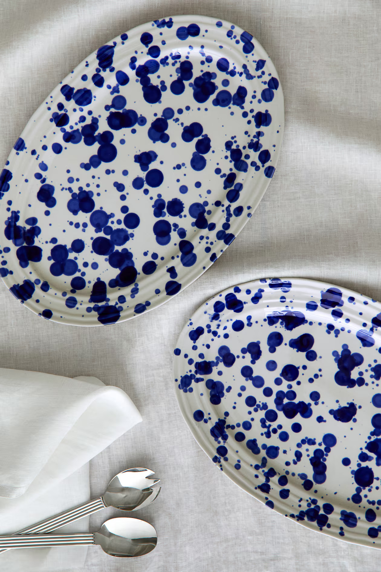 Speckled-Glaze Stoneware Serving Plate | H&M (US + CA)