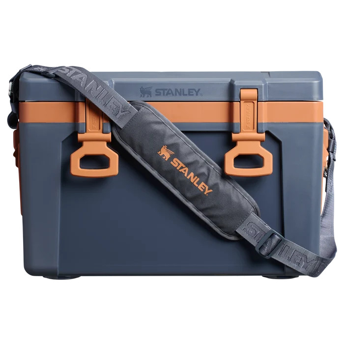 The Easy Carry Outdoor Hard Cooler + Strap | 24 QT | Stanley | Stanley 1913 (US)