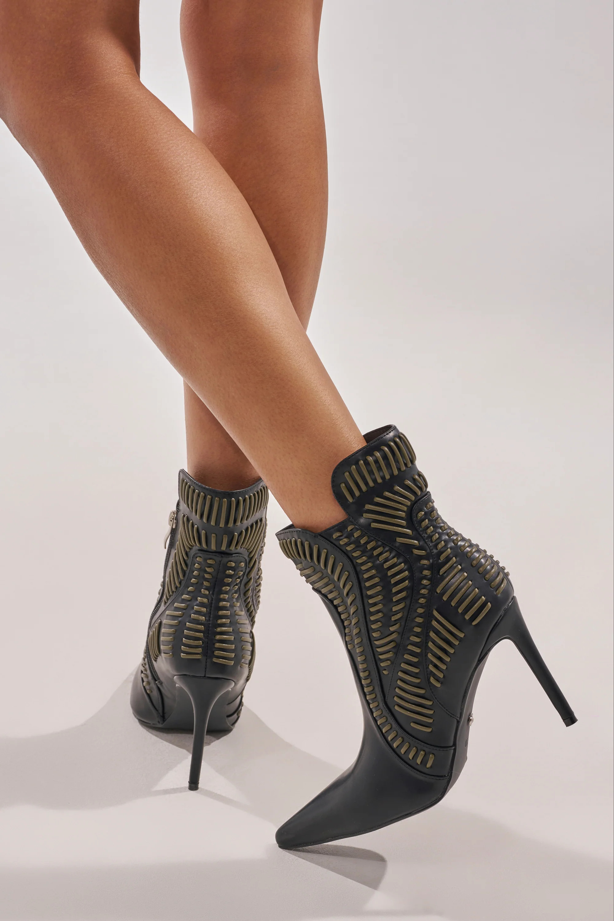AKIRA Gold Weaver And Olive Bootie | Black | Size 8.5 | AKIRA