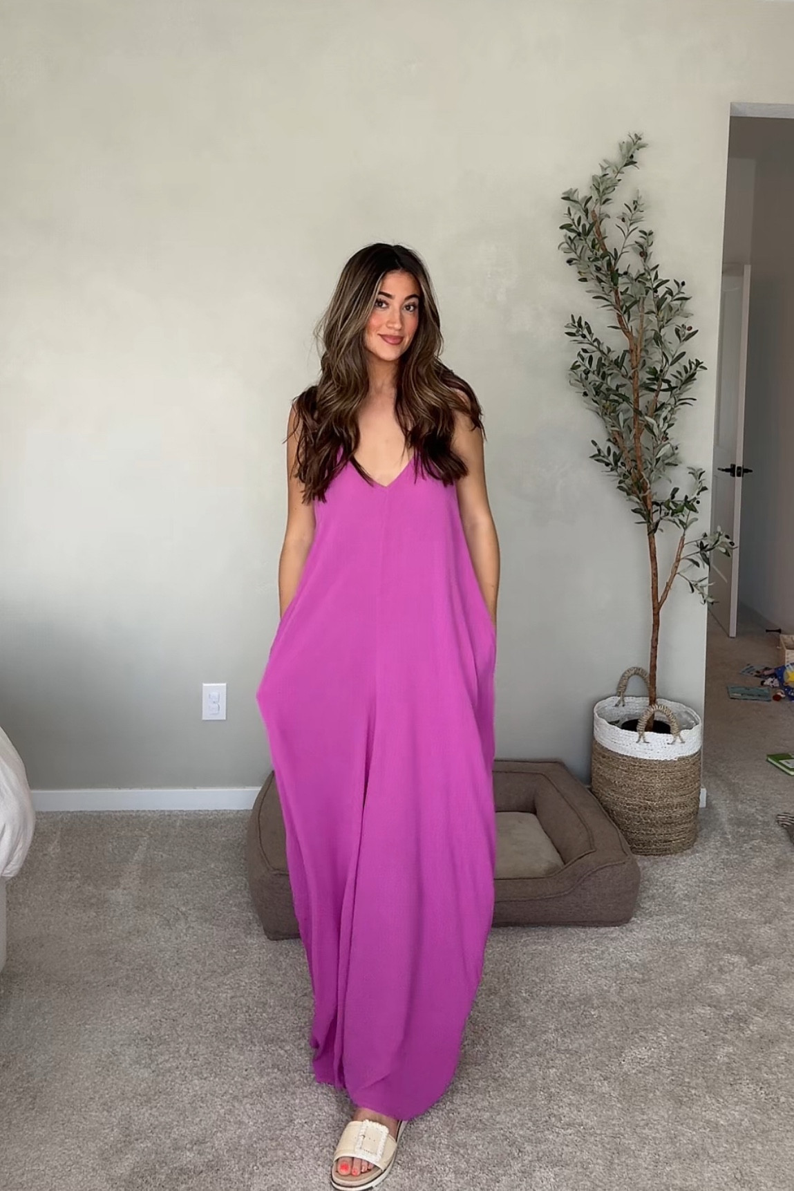 One of my favorite maxi dresses! It has pockets and is great for throwing on with some sandals or throwing it over a swimsuit on vacation! 

#LTKfindsunder50 #LTKbump #LTKSeasonal