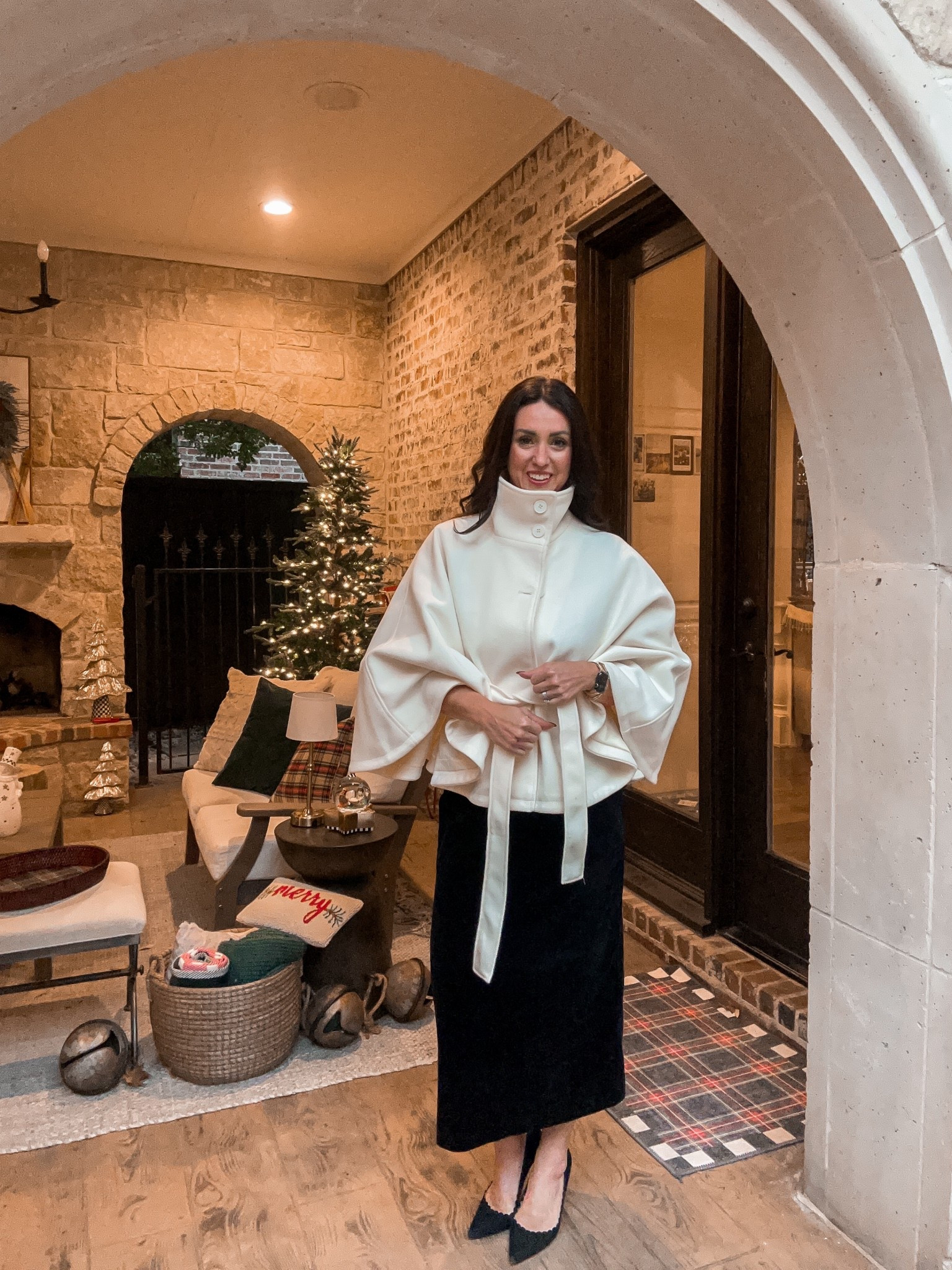 Classy chic winter coat - perfect for holiday parties. 

#LTKootd #LTKHoliday #LTKSeasonal