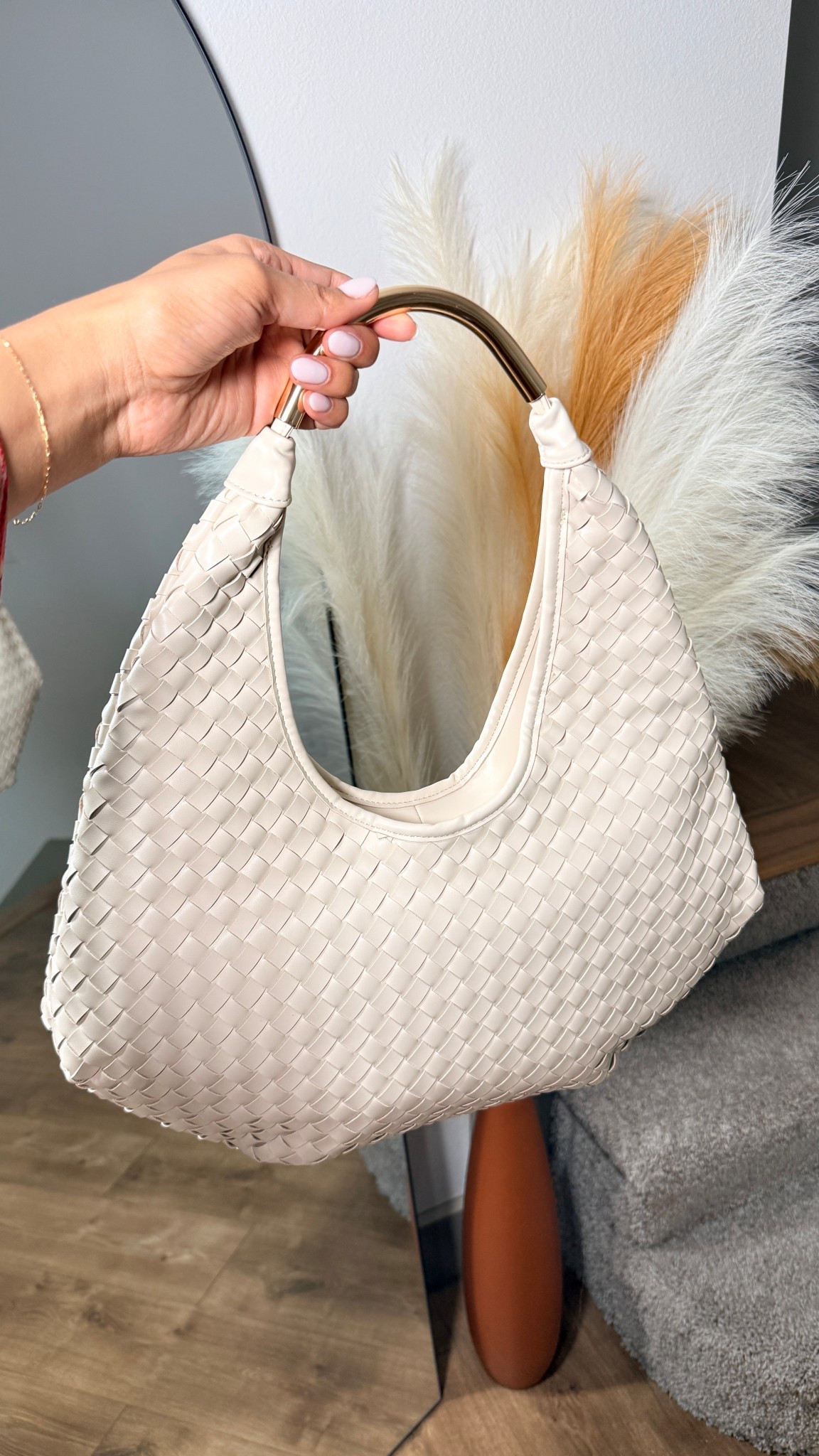 In LOVE with this bag 😩😍 Lulus Della Bone Woven Slouchy Tote Bag absolutely love the gold handle detail 

Woven bag summer classy trendy shoulder bag casual vacation resort wear spring outfit accessories bag 