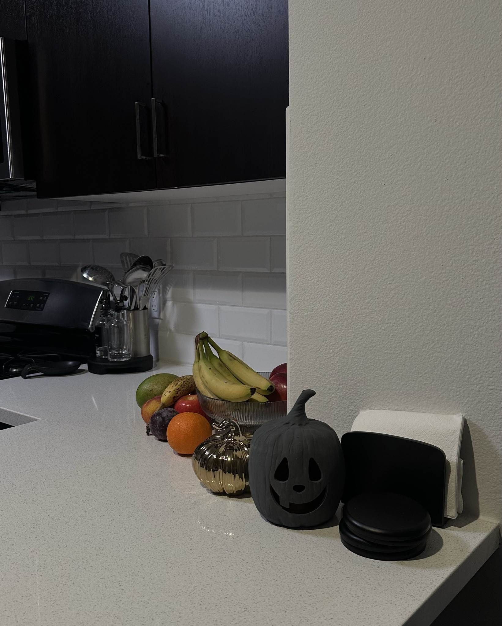 Spooky decor minimalist edition 🕸️🕷️

#LTKHome #LTKSeasonal #LTKFallSale