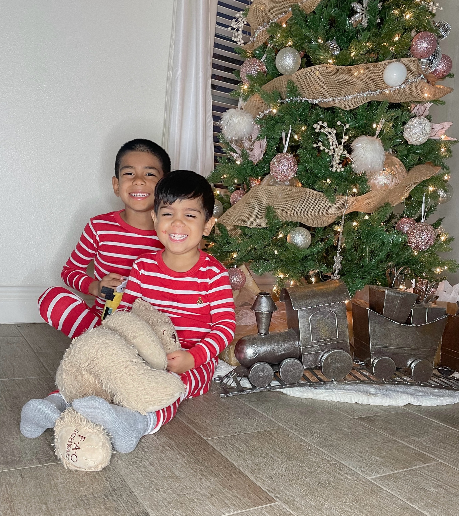 Tis the season for matching PJ’s!🎄

We found some cute PJ’s from Gap!!

#LTKGiftGuide #LTKSeasonal #LTKHoliday