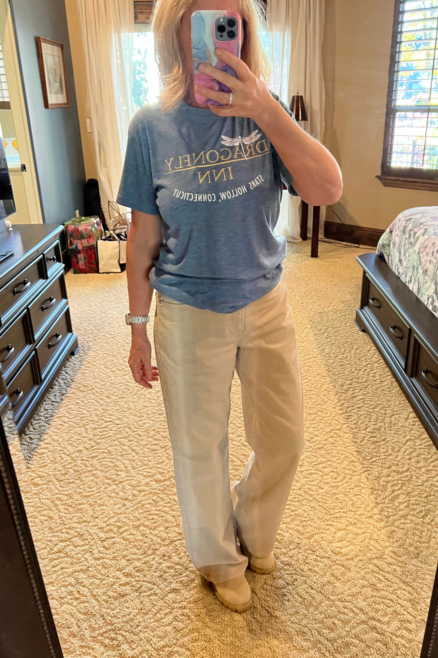 Gilmore Girls fans a will love this Dragon Fly Inn tee! So fun! Great gift idea too!
Gift idea
Fall outfits
Fall fashionn

#LTKstyletip #LTKGiftGuide