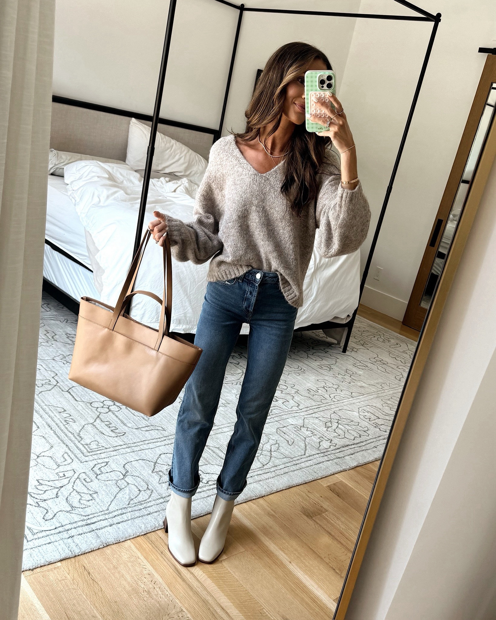 ah just saw this whole look is on major sale rn! 😍


#falloutfit #sale #fallsweater #fallbooties #casualoutfit

#LTKSaleAlert