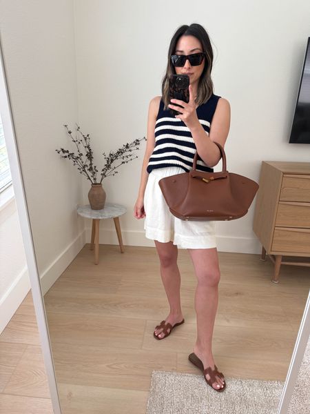 Gap knit striped tank. This is so cute. Fits petites well. 

Gap tank petite xs
Gap shorts petite xs (old)
Hermes Oran sandals 35
DeMellier tote 
Celine sunglasses  

#LTKitbag #LTKshoecrush #LTKfindsunder100