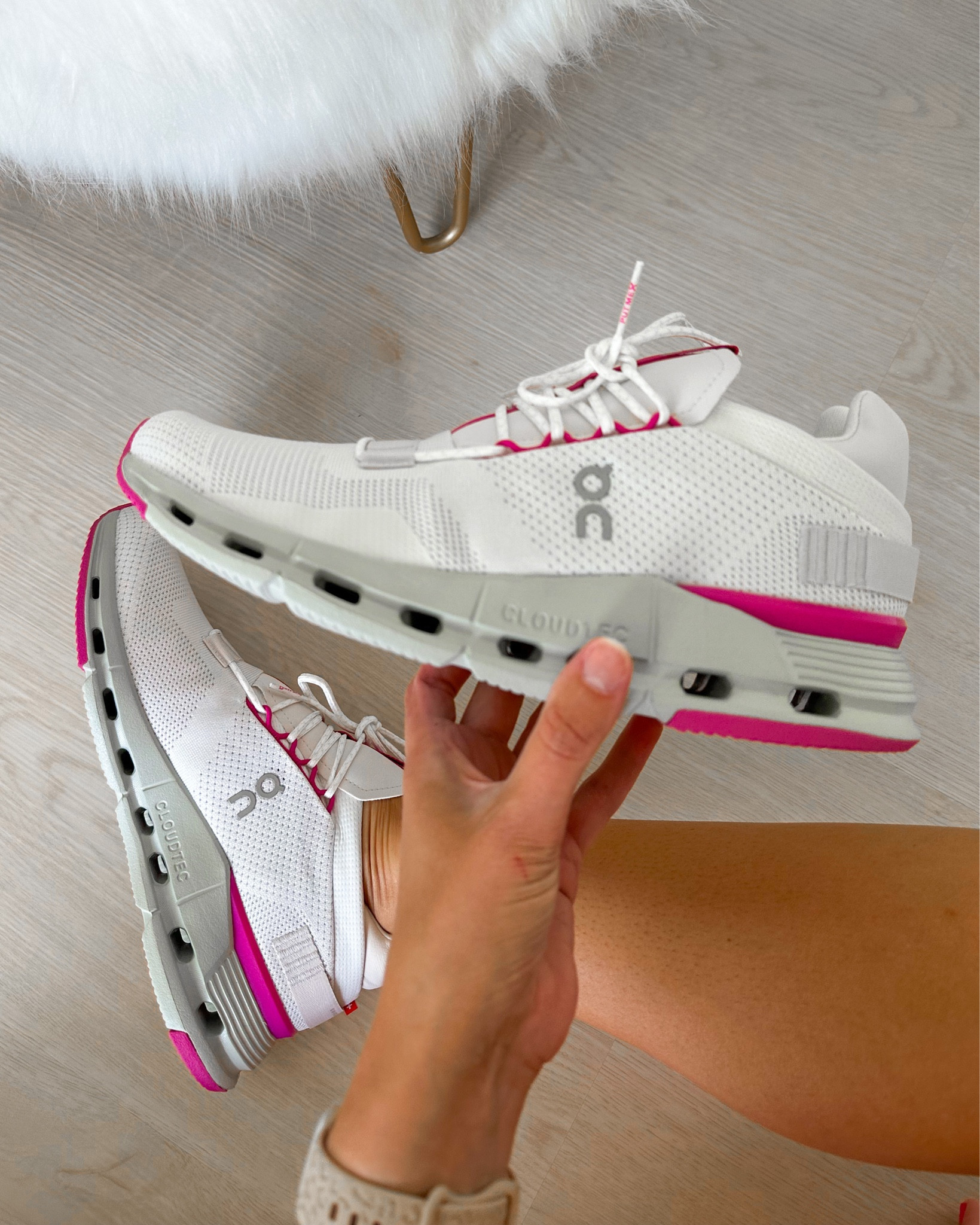 white cloudnova women's