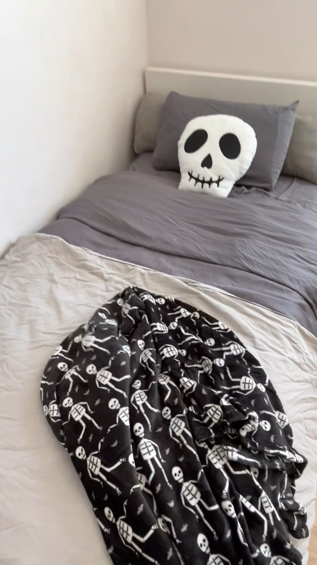 Boy’s Skeleton Themed Halloween Bedroom 

#LTKHalloween #LTKKids #LTKHome