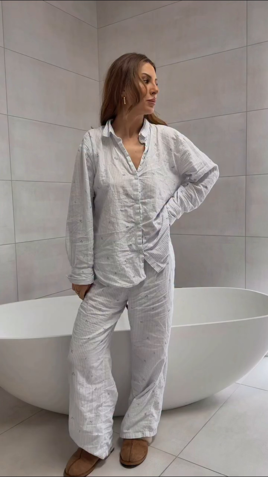 Which Option? 1 or 2? 

Und für mehr Realität, jaaa mein Pyjama zerknittert nach dem schlafen 🤷🏽‍♀️😅

#outfits #outfittoday #outfitinspo #fashionable