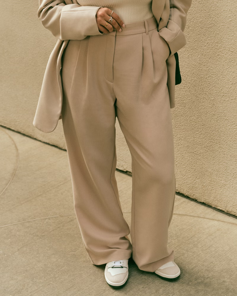 Curve Love A&F Sloane Tailored Pant | Abercrombie & Fitch (UK)