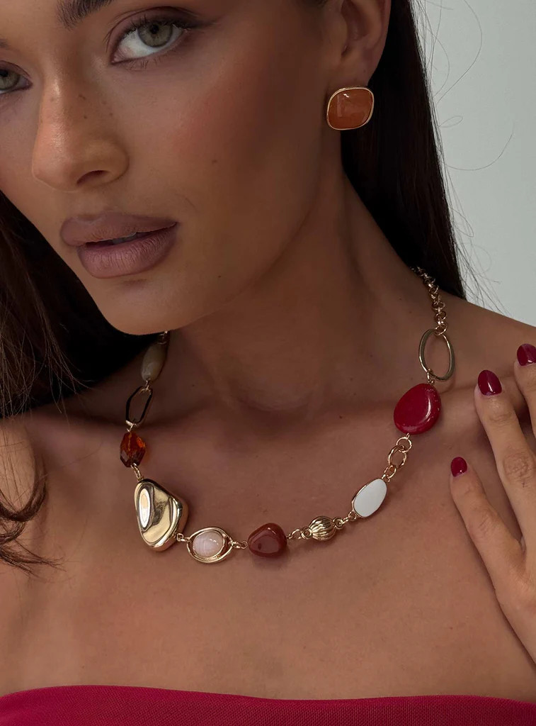 Quincie Necklace Gold / Red | Princess Polly US