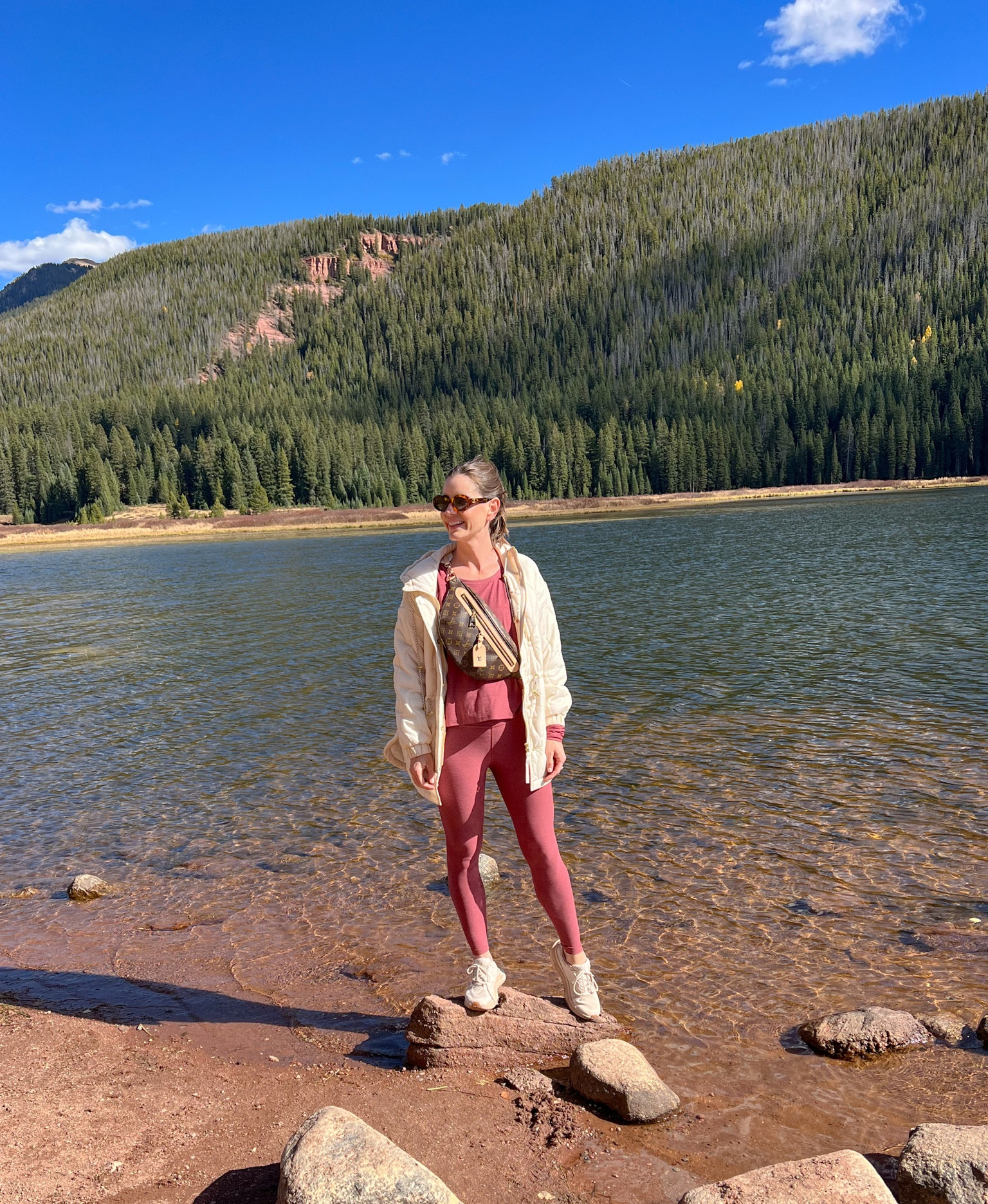 Outdoorsy 😜⛰️🍁 #vail #pineylake #fall #colorado #athleisure 

#LTKtravel #LTKfindsunder50 #LTKfitness