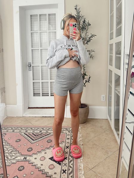 Maternity lounge shorts


#LTKbump