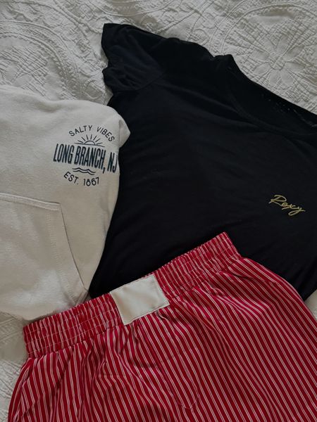 Memorial Day weekend outfit details 

Red boxer shorts • red striped shorts • black tshirt • cropped hoodie • jersey shore • beige hoodie • coastal outfit 

#LTKSeasonal #LTKStyleTip #LTKFindsUnder50