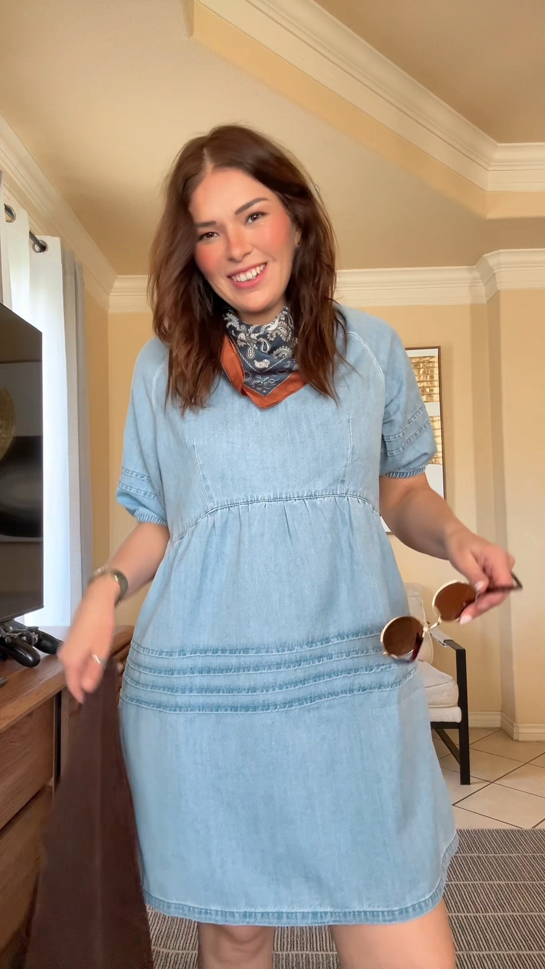1 vestidito 2 outfits
#denimdress #momfashion #casualoutfits #outfitideas #springsummerstyle 