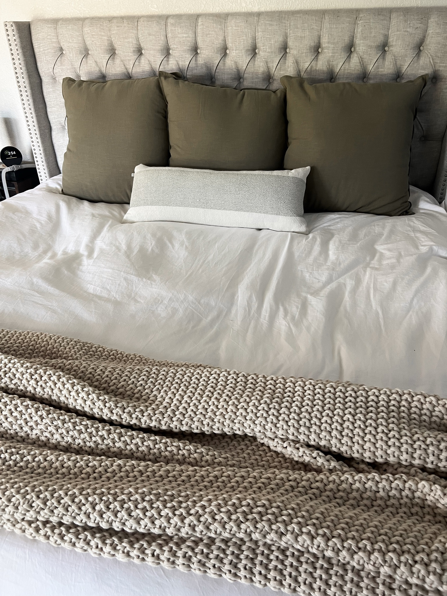 Neutral bedding with a pop of color for spring  

#LTKHome