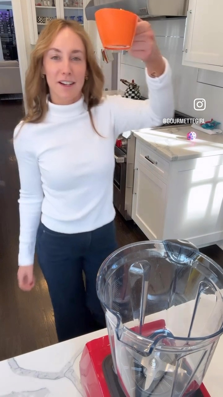 The outfit I wore to make a protein bar 😀 the jeans are so comfortable, they feel like sweats.

#LTKSaleAlert #LTKStyleTip