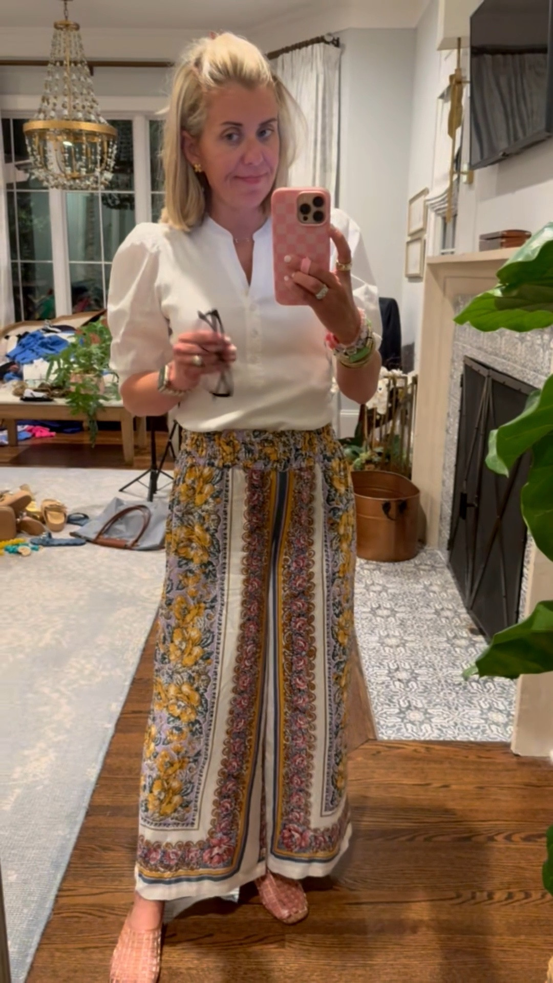OOTN….the silky pants we all know & love! Elastic waist and oh so cute! I’m in xs top & pants and 8 jelly tts. 


 *Use my code Catherine20 at A+B
 *Use code Mixandmatchmadness at Loopy

#LTKootd #LTKmomlife #LTKOver40
