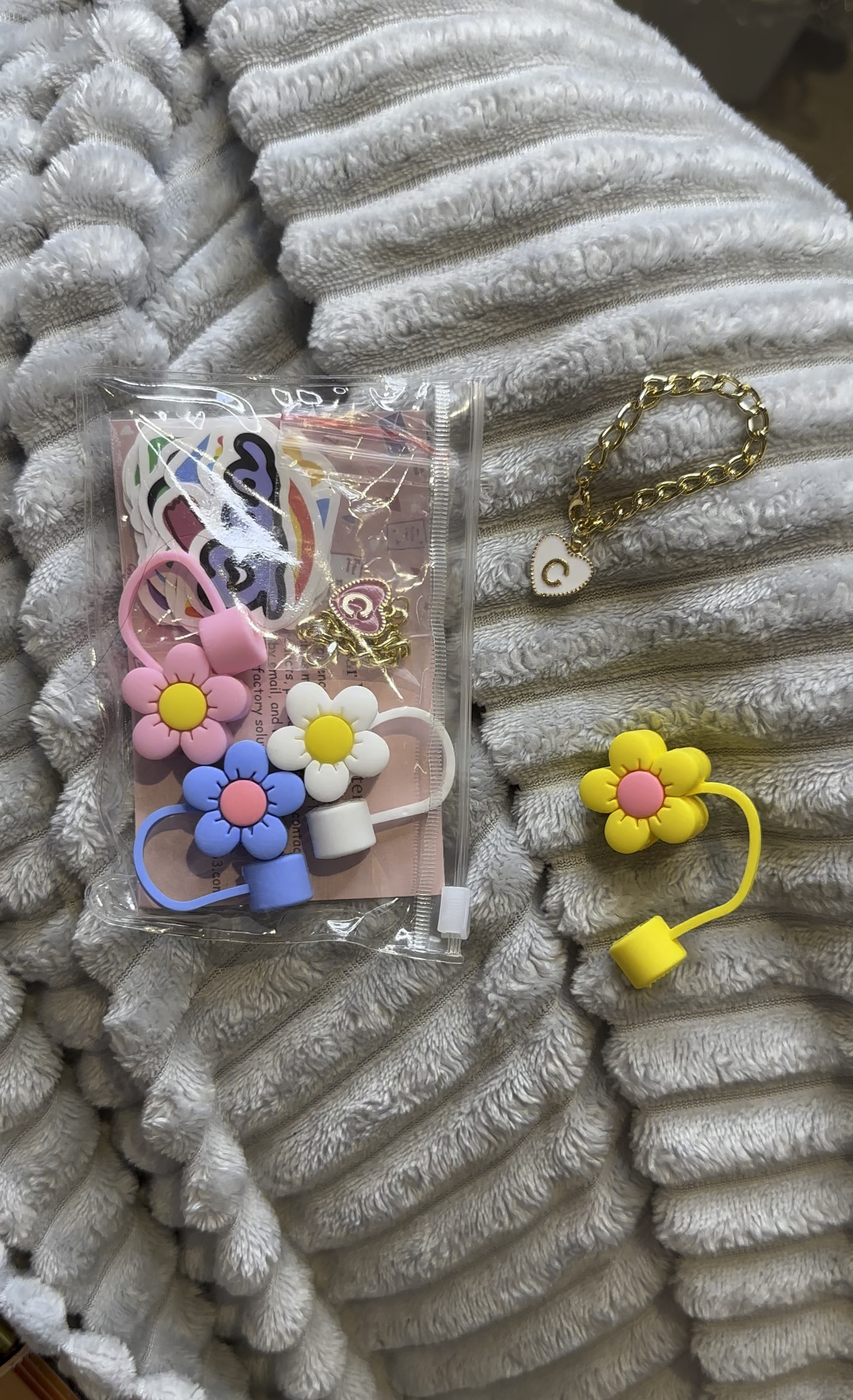 SANUIU 4Pcs Straw Cover for Stanley Cup 30/40oz, 0.4in Silicone Flower Straw Topper Accessories with 2Pcs Letter Charms for Stanley, 20Pcs Waterproof Cartoon Sticker(4 Covers, 2 Chains, 20 Stickers)

#strawtopper #cuptopper #stanleycup #drink #straw

#LTKGiftGuide #LTKfindsunder100 #LTKstyletip