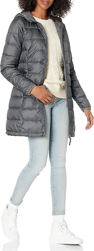 Amazon Essentials Women's Lightweight Water-Resistant Hooded Puffer Coat (Available in Plus Size) | Amazon (US)