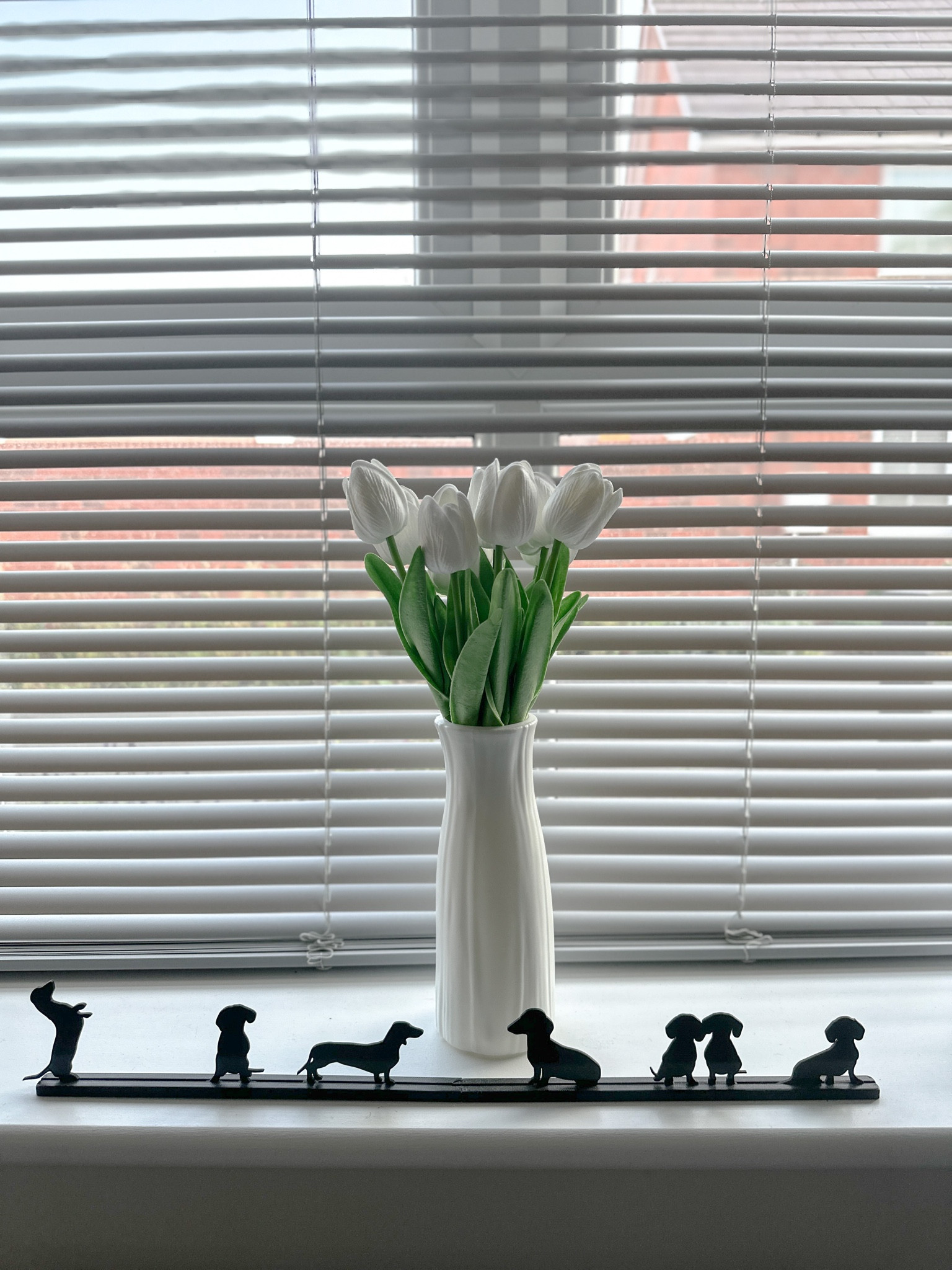 Shein faux tulips and white plastic vase ☁️🤍
Flowers, vase, tulips, faux flowers, shein, home decor, deals, under £5

#LTKFind #LTKunder50 #LTKhome