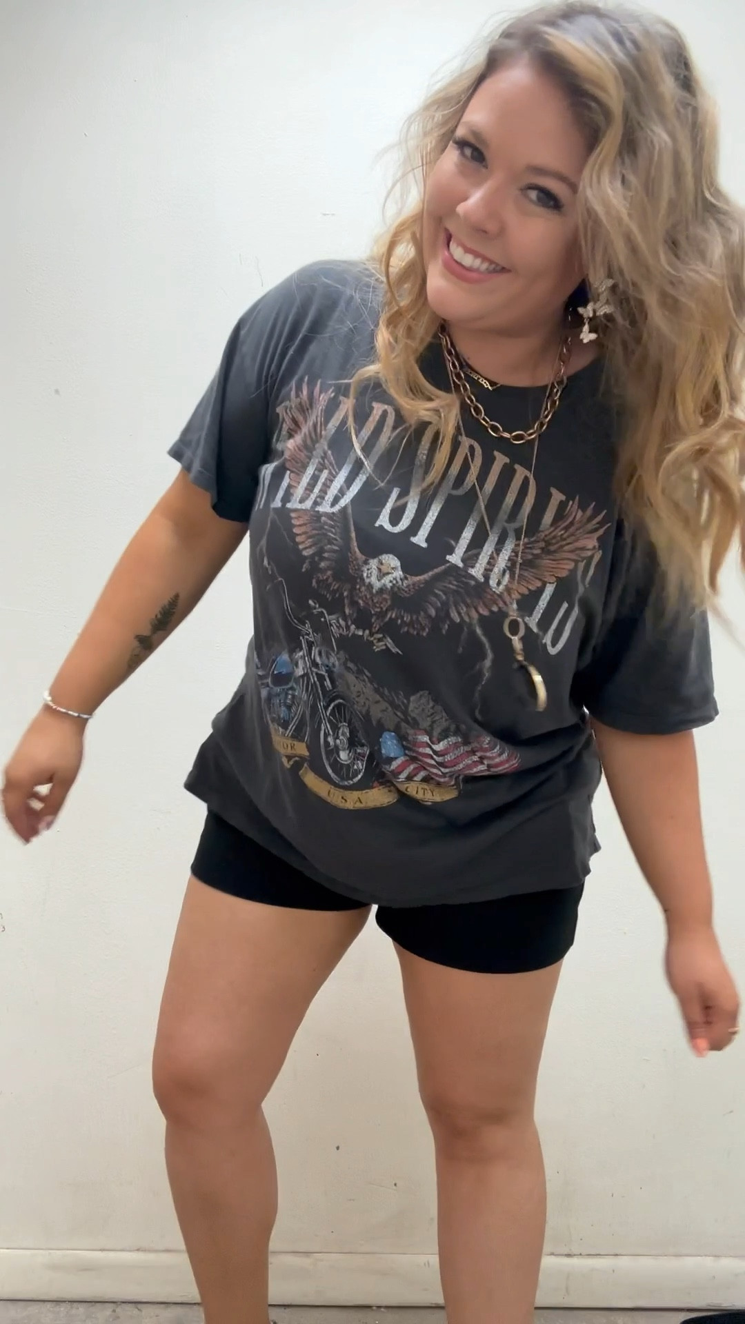 GRWM at work after my workout. In my shop bathroom with no A/C lol

#LTKmidsize #LTKcurves