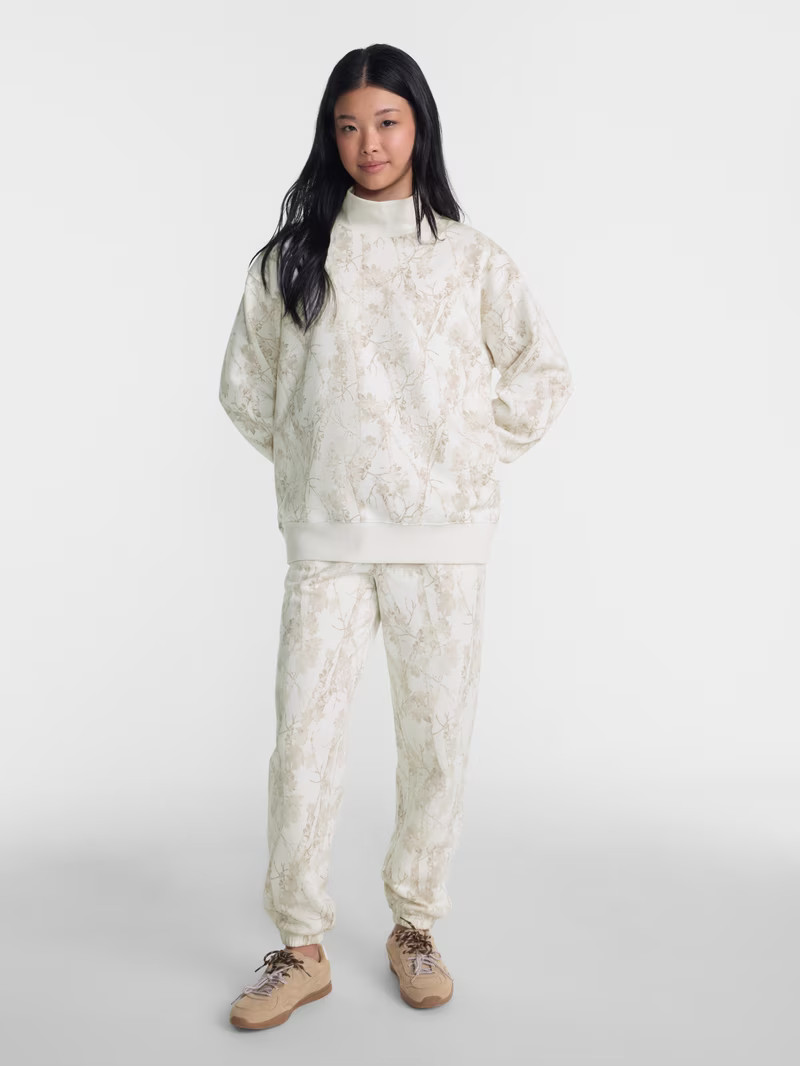 No Boundaries Fleece Joggers, 26.5", 28.5'', 30.5" Inseams, Women's & Women's Plus XXS-4X | Walmart (US)