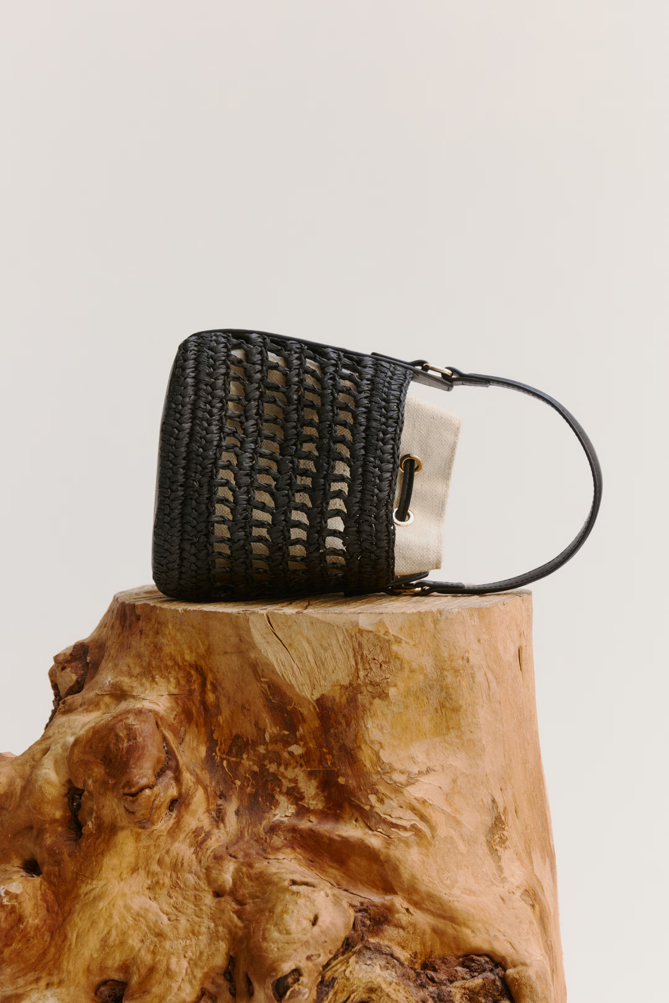 Straw crossbody bag | H&M (UK, MY, IN, SG, PH, TW, HK)