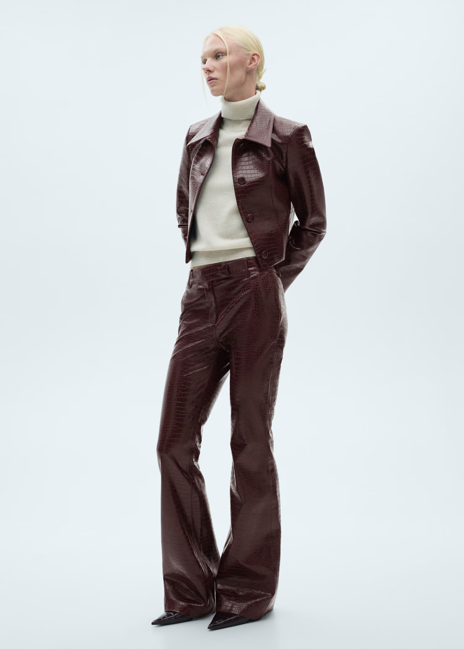 Snake-effect flared trousers | MANGO (UK)