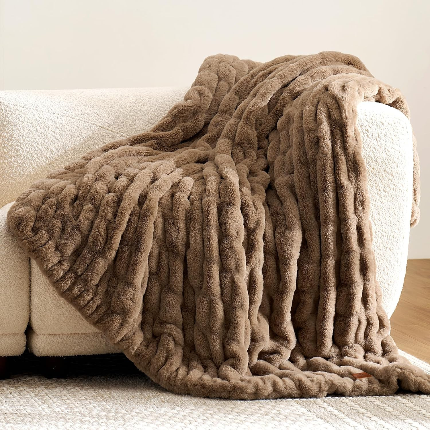 Cozy Bliss Manta de piel sintética suave de doble cara, 50 x 60 pulgadas | Amazon (US)