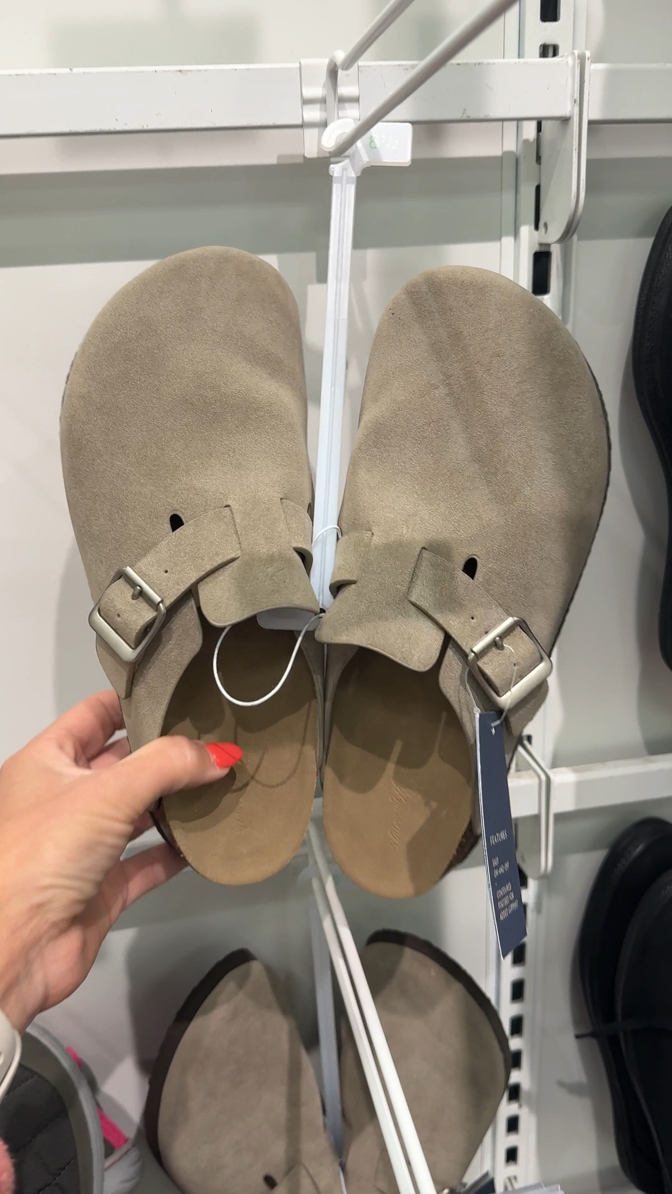 The PERFECT $29 clogs for fall! 😍

#LTKShoeCrush #LTKFindsUnder50 #LTKStyleTip