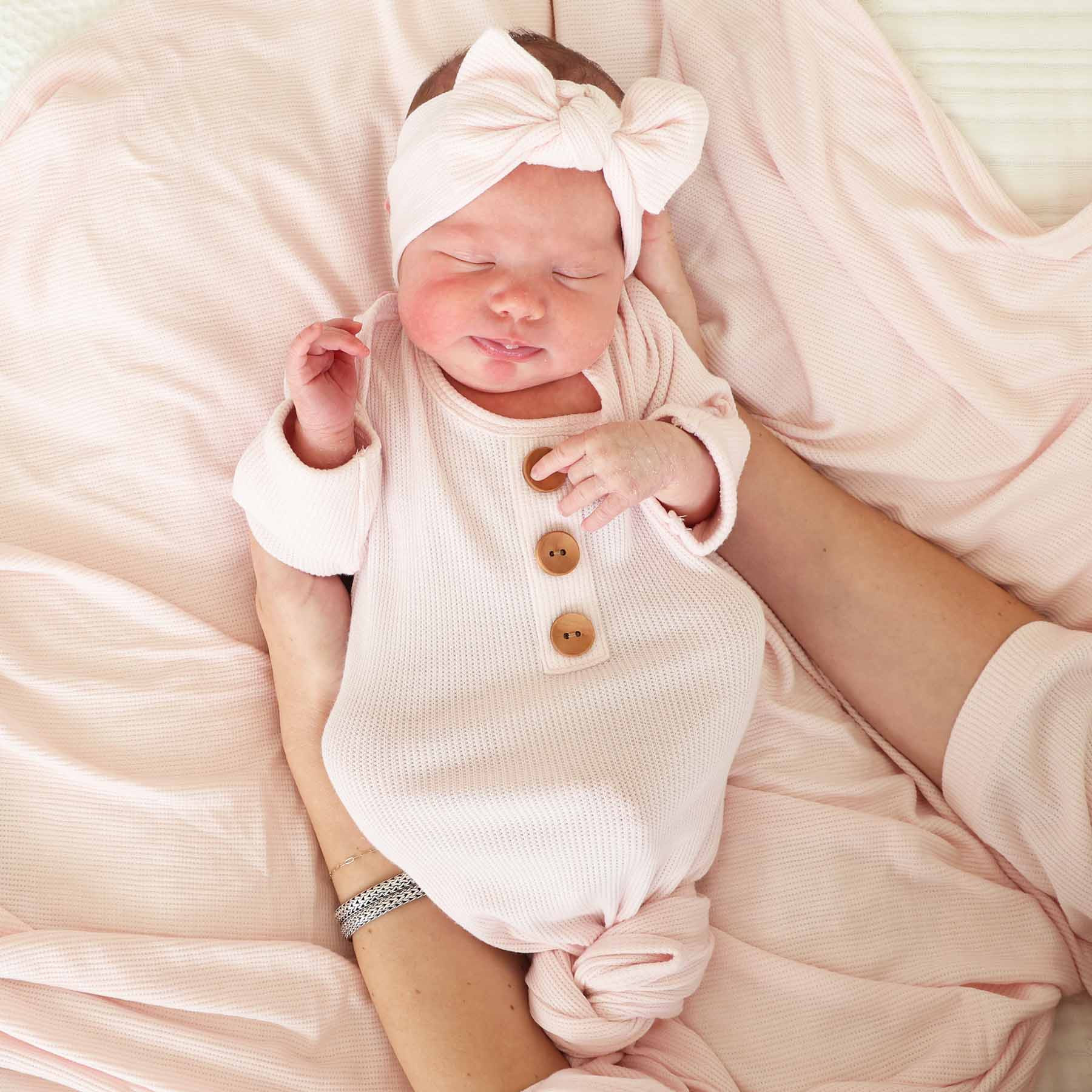 Pearl Pink Bamboo Waffle Newborn Baby Knot Gown & Hat Set | Caden Lane