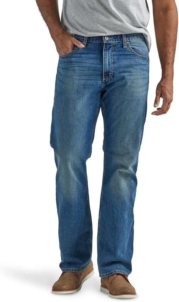 Wrangler Authentics Men's Relaxed Fit Boot Cut Jean | Amazon (US)
