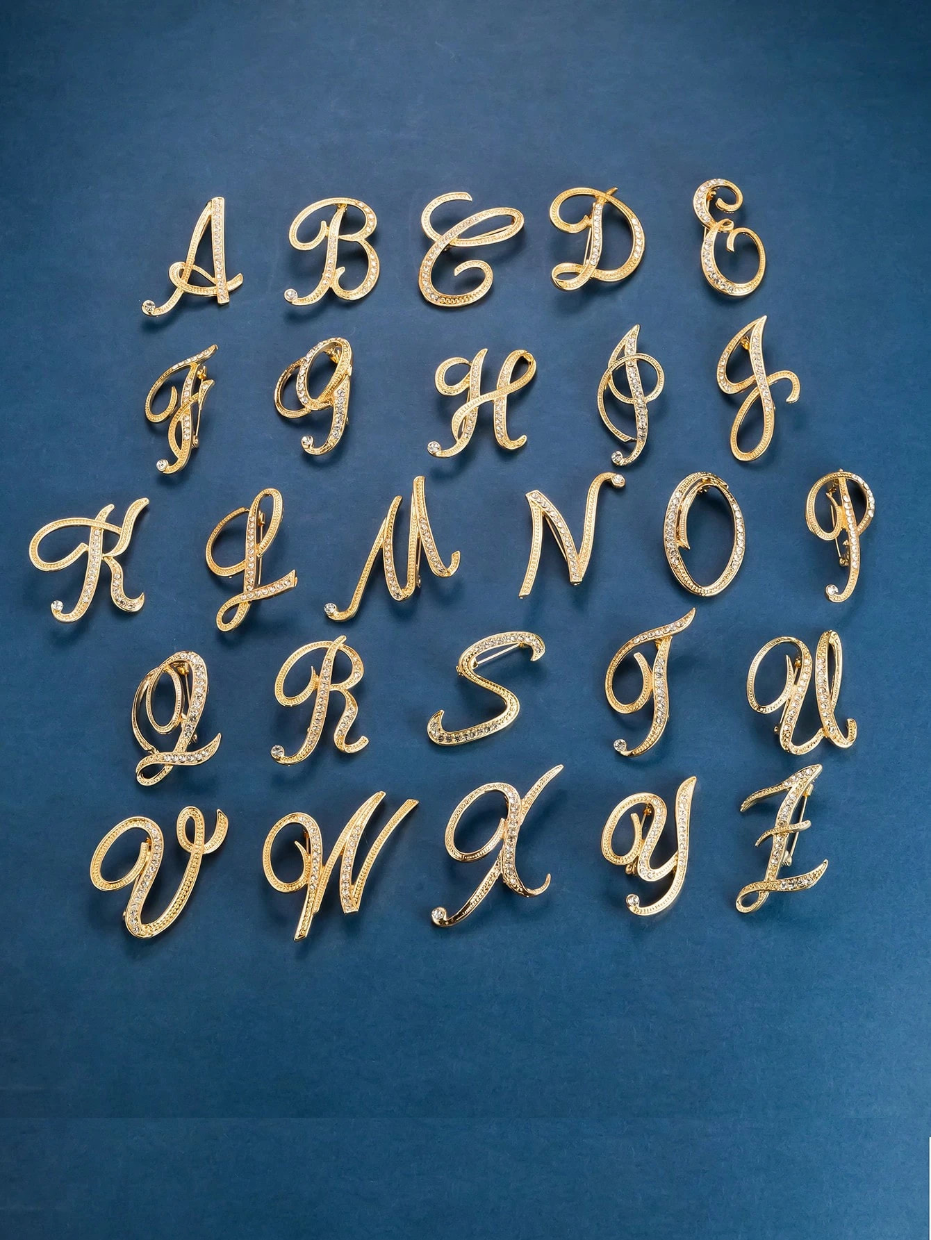 1pc Letter Design Brooch | SHEIN