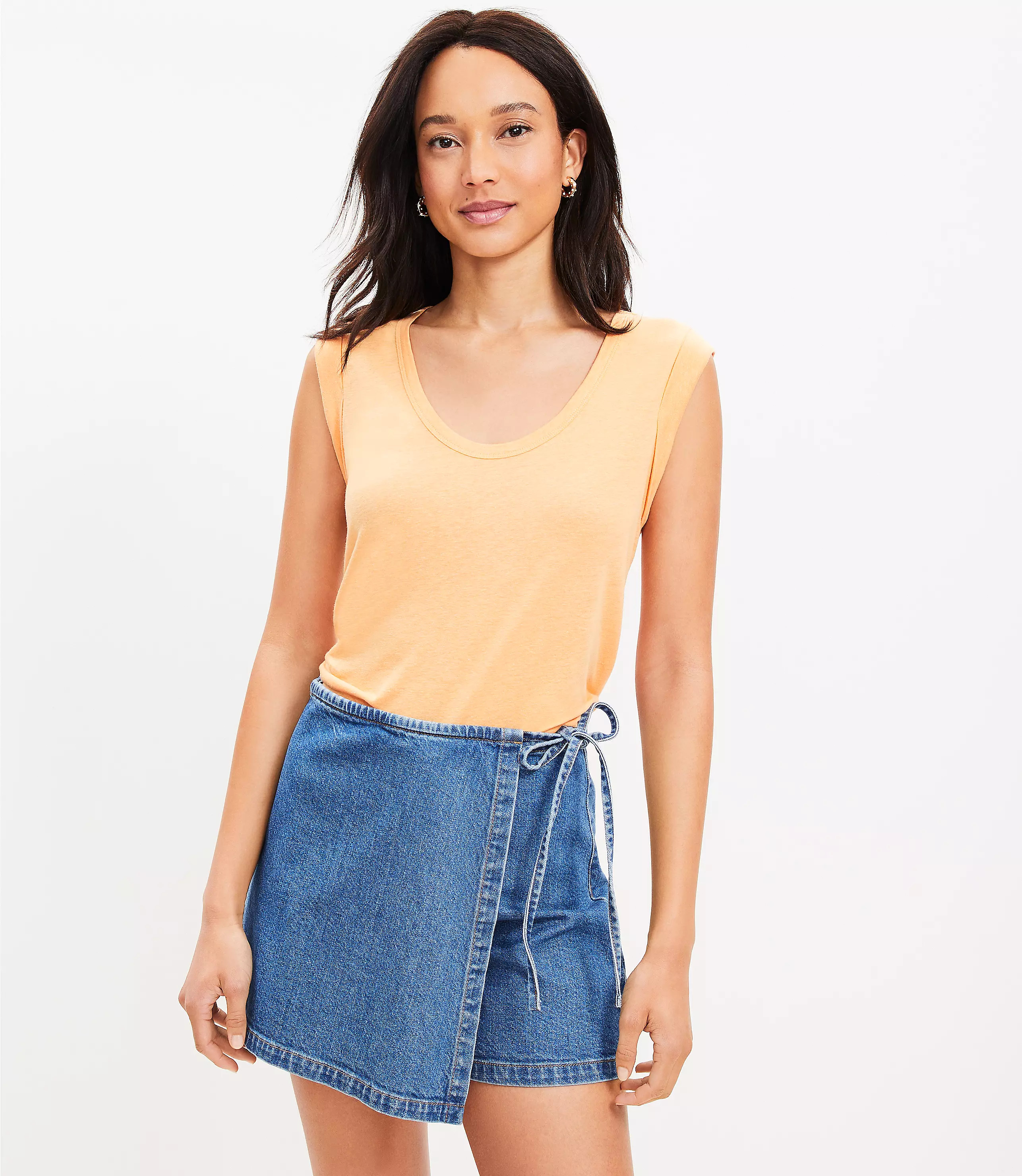 Twist Cuff Linen Blend Scoop Neck Tee | LOFT