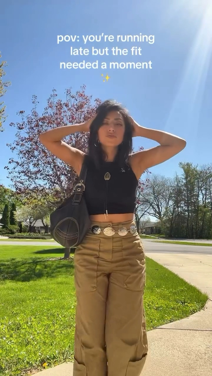chronically late 🤭⏰✨

#singersongwriters #newcountrymusic #spanglish #independentartists #latinacreator #mexicanamerican #countrypop