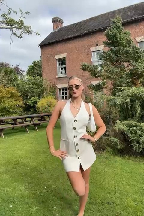 Living out my English countryside dreams 🤍🇬🇧

#LTKstyletip #LTKspring #LTKaustralia