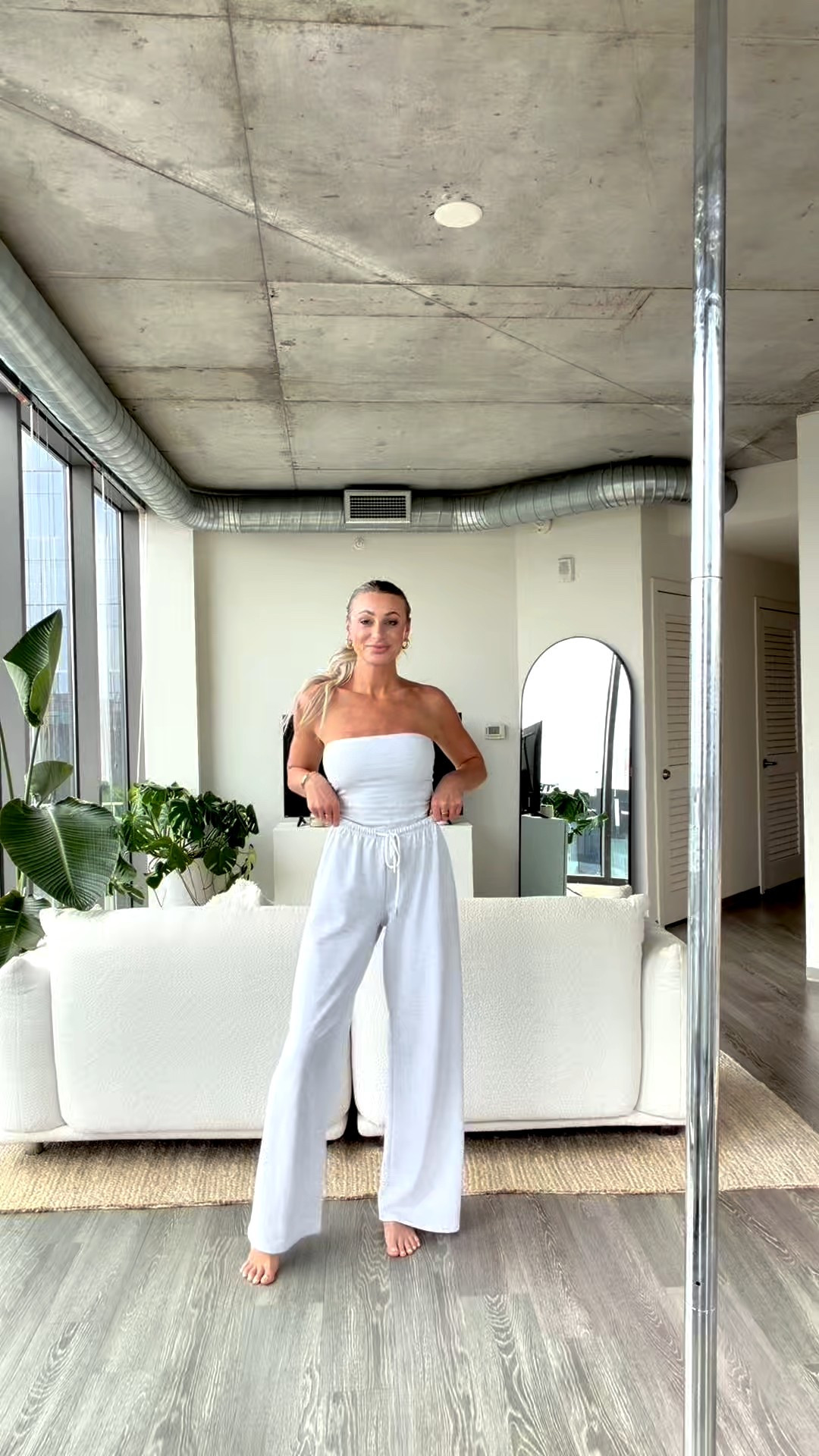 A heathered gray lounge moment. We love🤍🫶🏼

#LTKgrwm #LTKootd #LTKActive