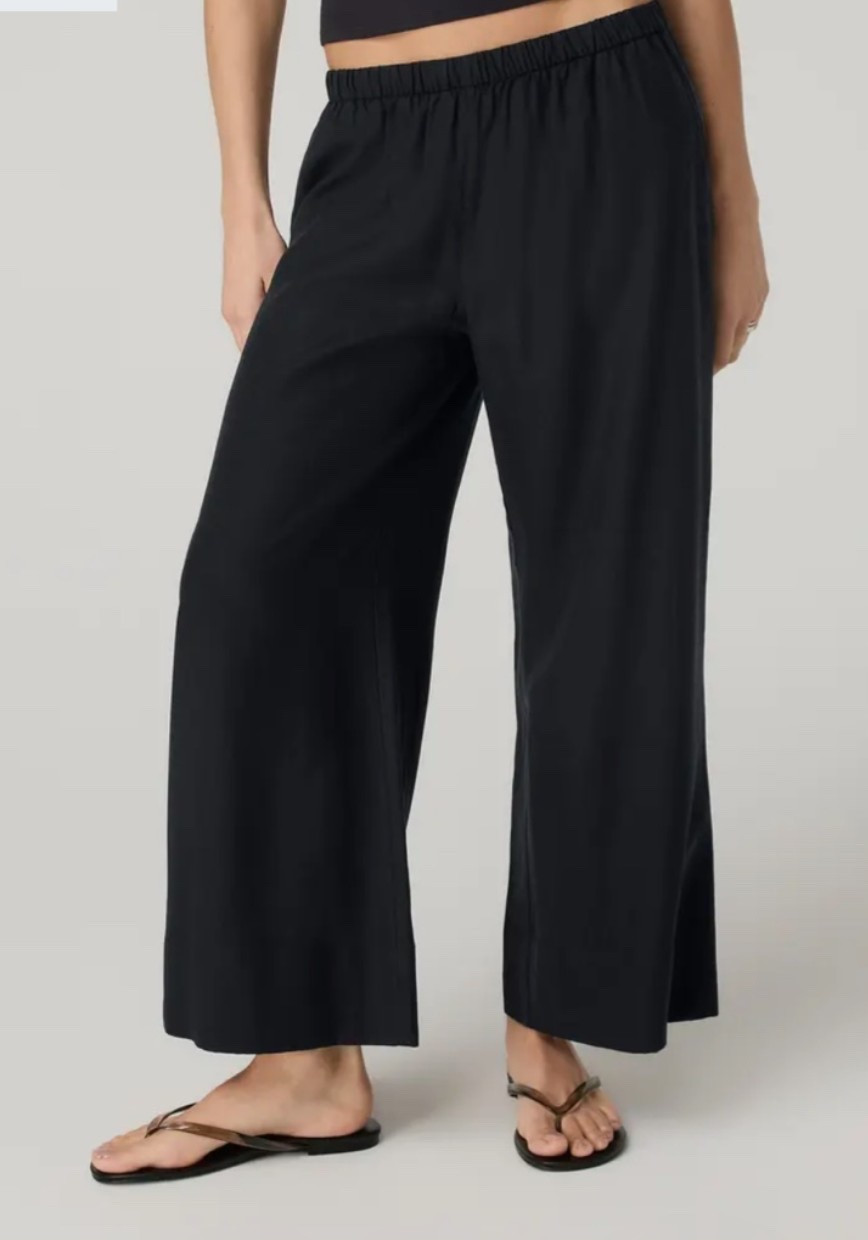 These Vuori twills pants for work a day of working from home or running errands! Perfect summer pant!

#LTKootd #LTKOver40 #LTKSeasonal