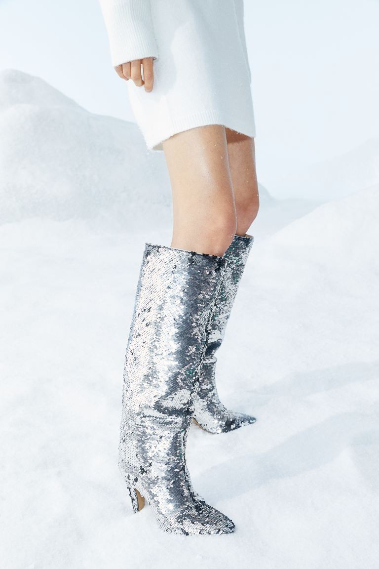 Kniehohe Stiefel mit Pailletten | H&M (DE, AT, CH, NL, FI)
